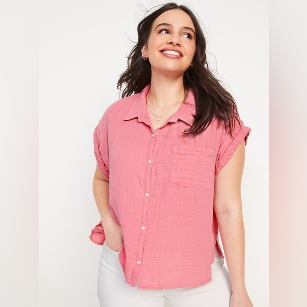 NWOT Old Navy Short-Sleeve Crinkled Button-Down Shirt